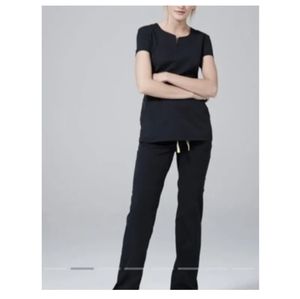 Medelita's Women's Delta scrub pant